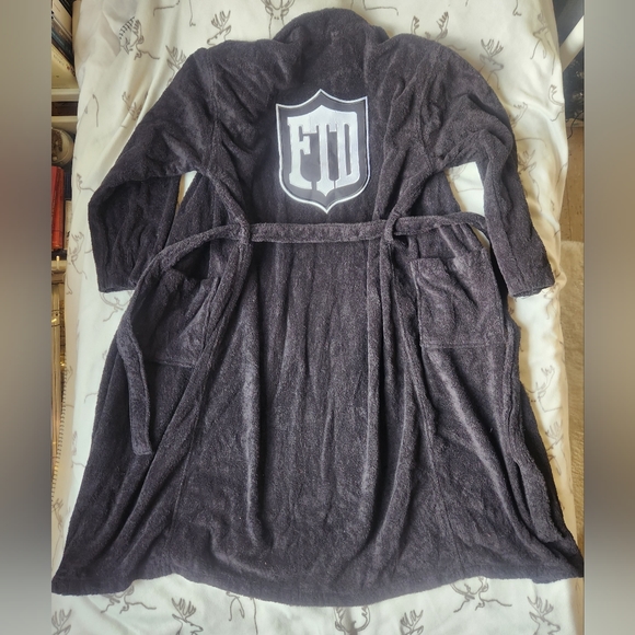FTD Bathrobe - Picture 3 of 9